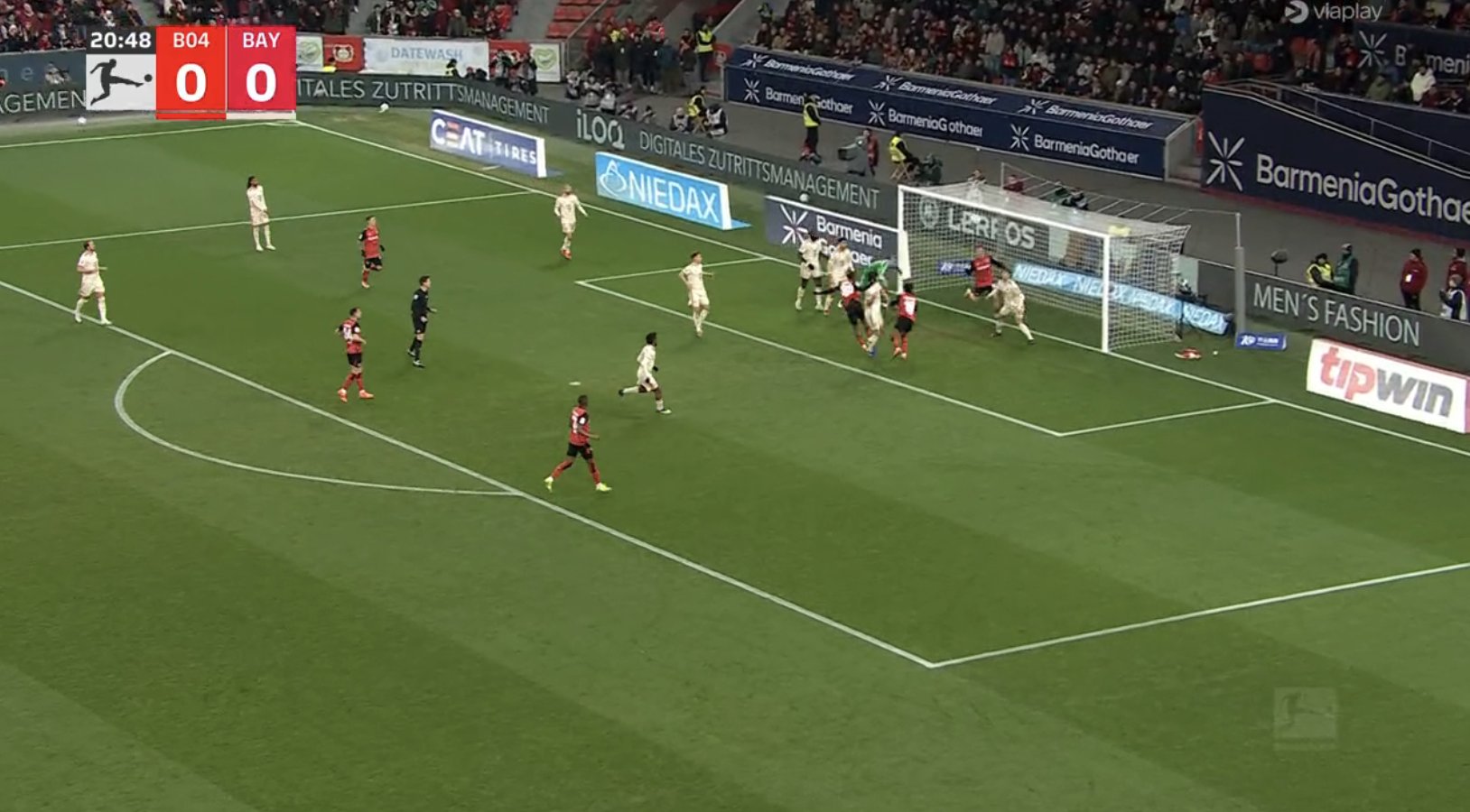 Koszmarny występ Bayernu w hicie Bundesligi. Ogromne szczęście "Die Roten"