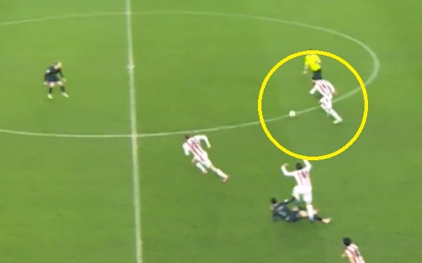 Co za gol w Anglii! Uderzył tak, że nie było czego zbierać [WIDEO]