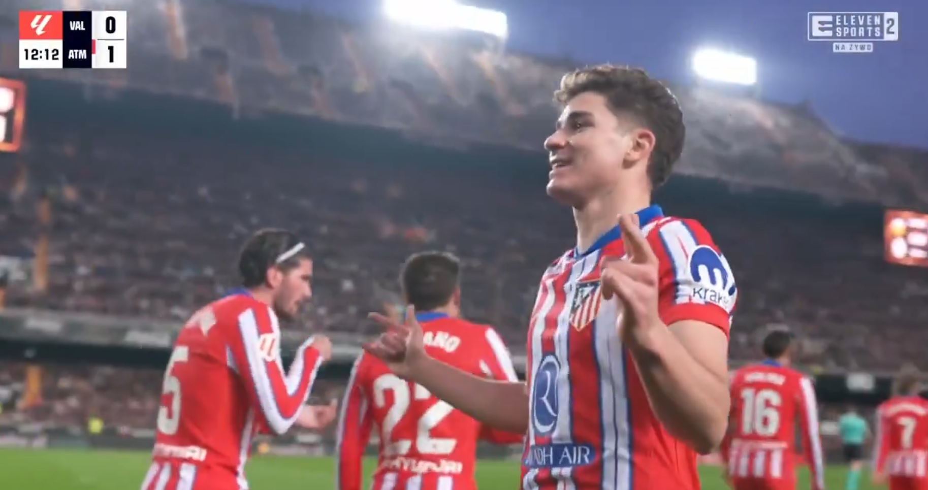 Atletico liderem La Liga! Dublet Alvareza w Walencji [WIDEO]