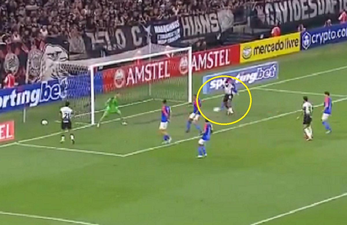 Depay dołączył do Cavaniego. Wystarczyło dołożyć nogę [WIDEO]