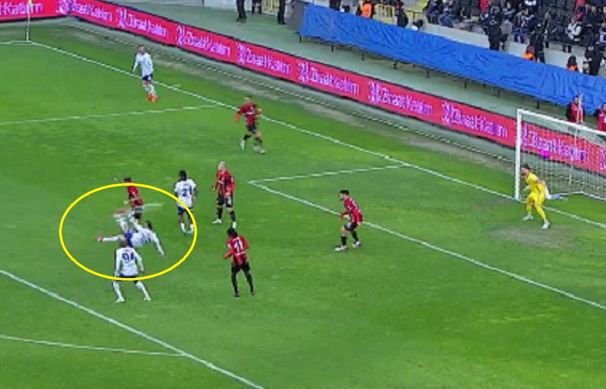 Błyszczał w La Liga, tak strzela pod wodzą Mourinho. Chapeau bas [WIDEO]