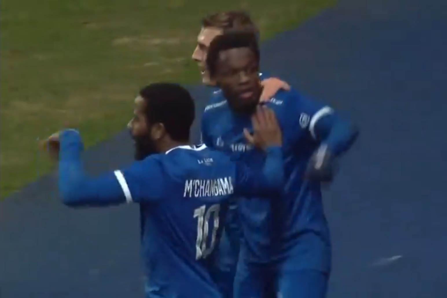 Gol przewrotką we Francji! Niesamowite wykończenie [WIDEO]