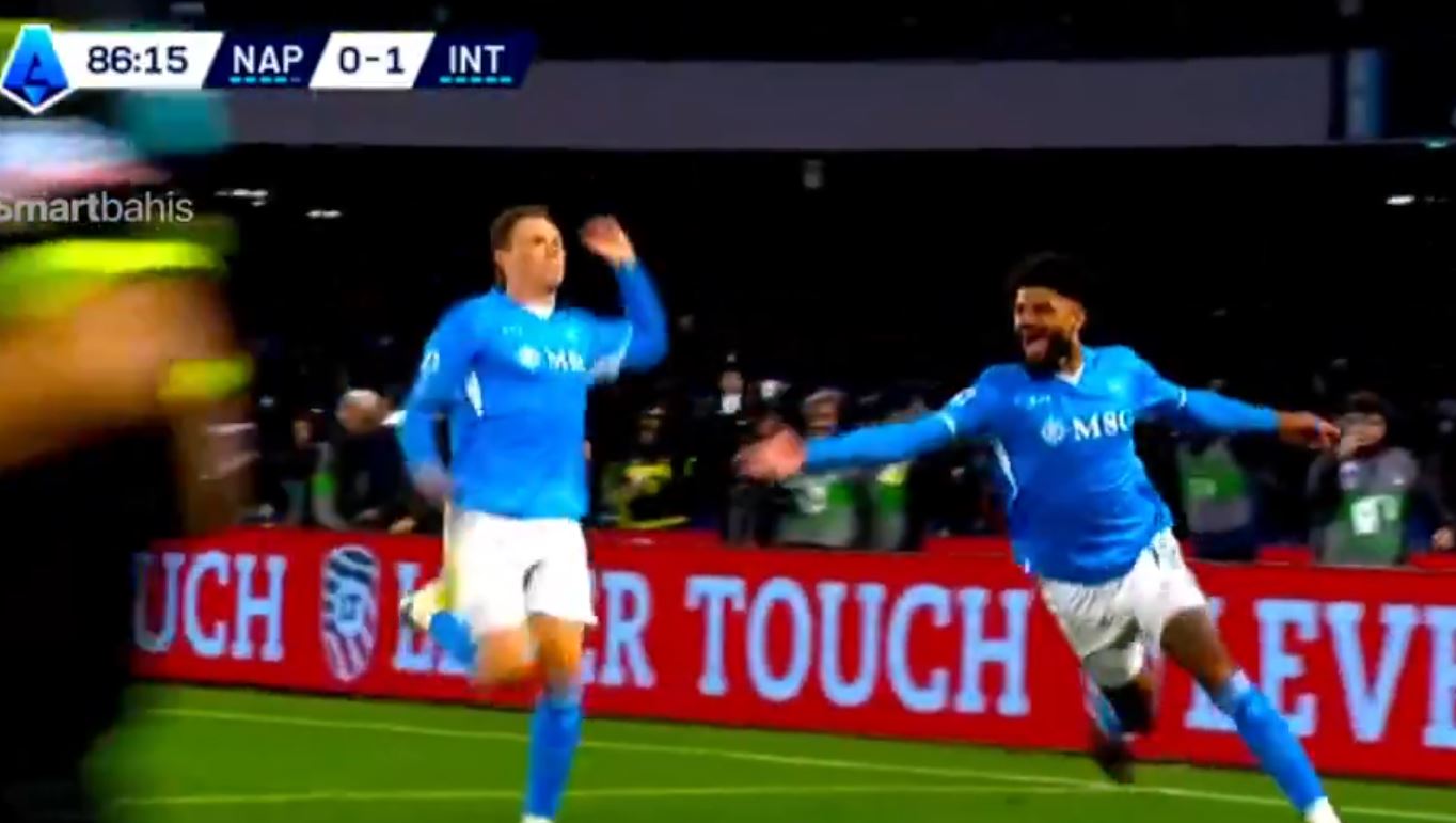 Wielkie emocje w meczu na szczycie! Zieliński wrócił na stadion Napoli [WIDEO]