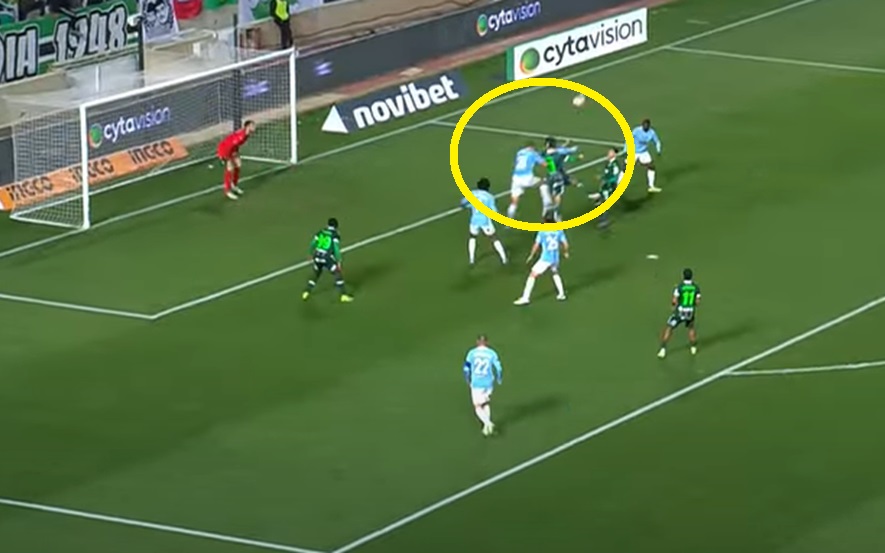 Co za gol Polaka! Wszedł z ławki i zamknął hitowy mecz. Lider bezradny [POLACY ZA GRANICĄ]