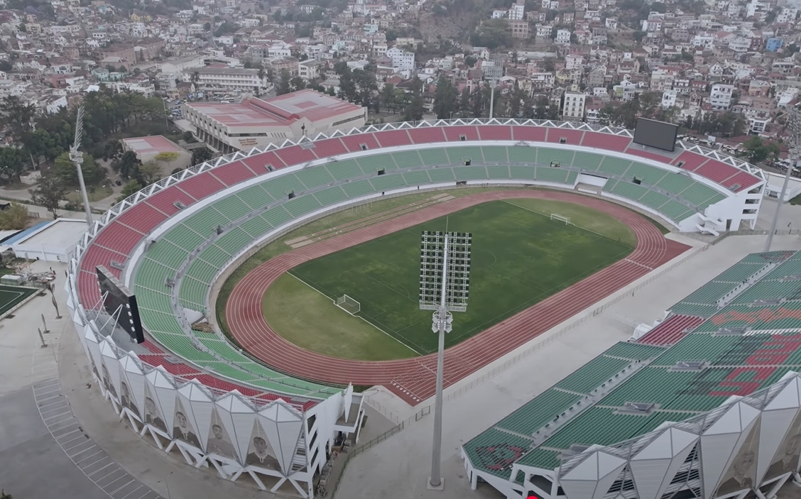 Stadion na 40 tys. osób stoi pusty od dwóch lat. Wydano fortunę