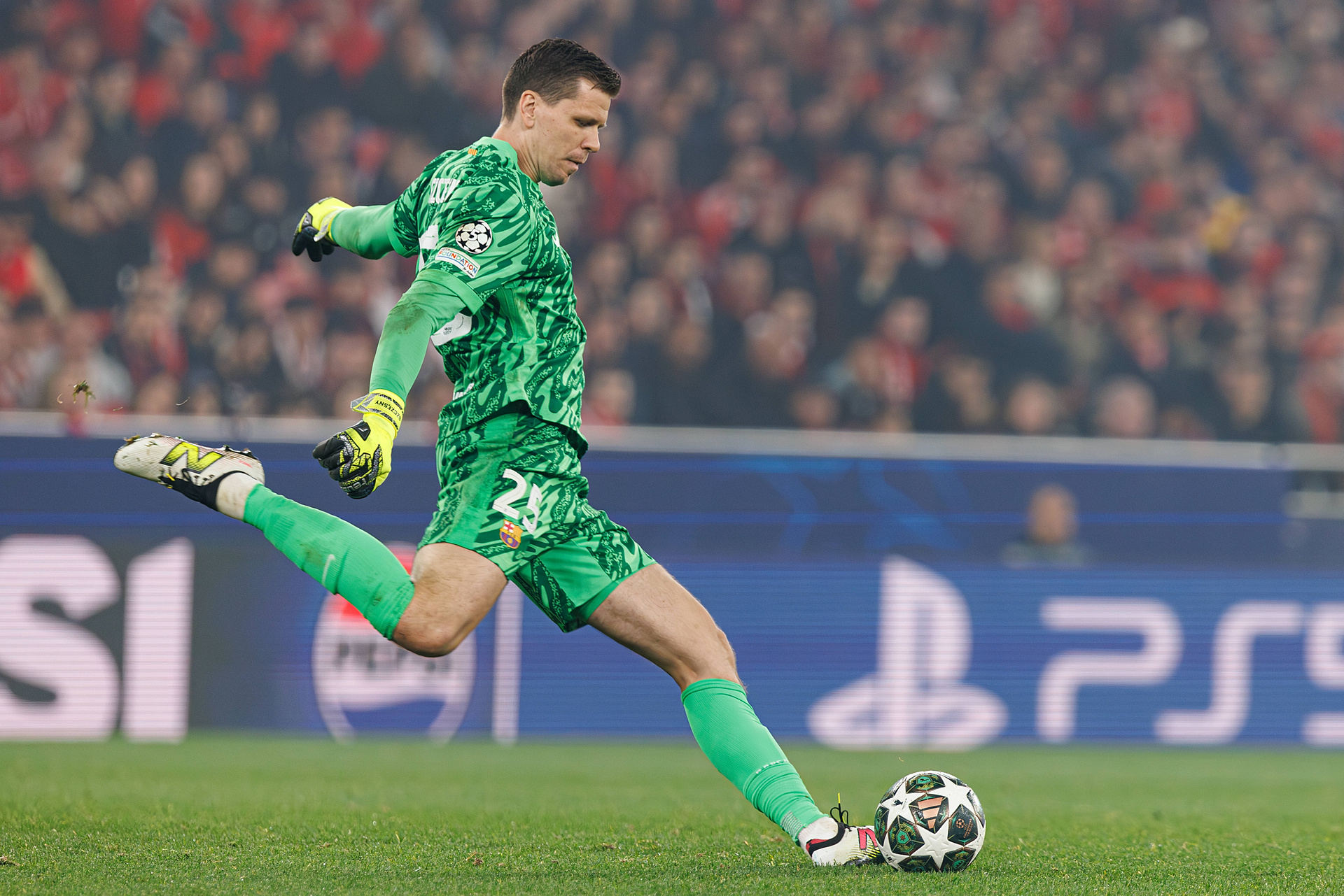 FC Barcelona - Benfica Lizbona gdzie oglądać? Stream online i transmisja na żywo w TV z rewanżu (11.03.2025)