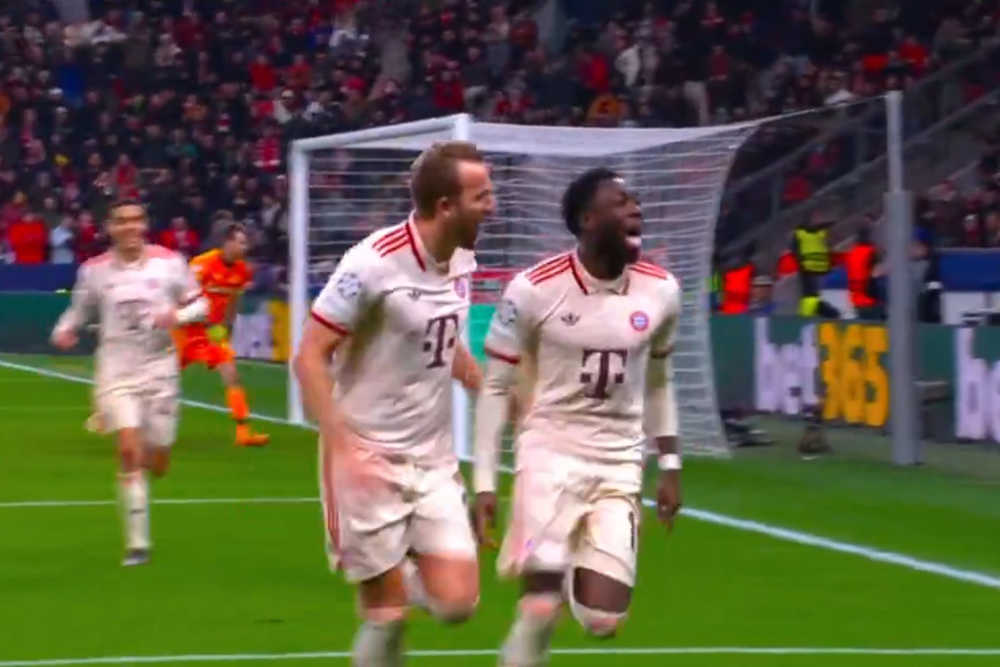 I raz, i dwa. Kane przypieczętował awans Bayernu! [WIDEO]