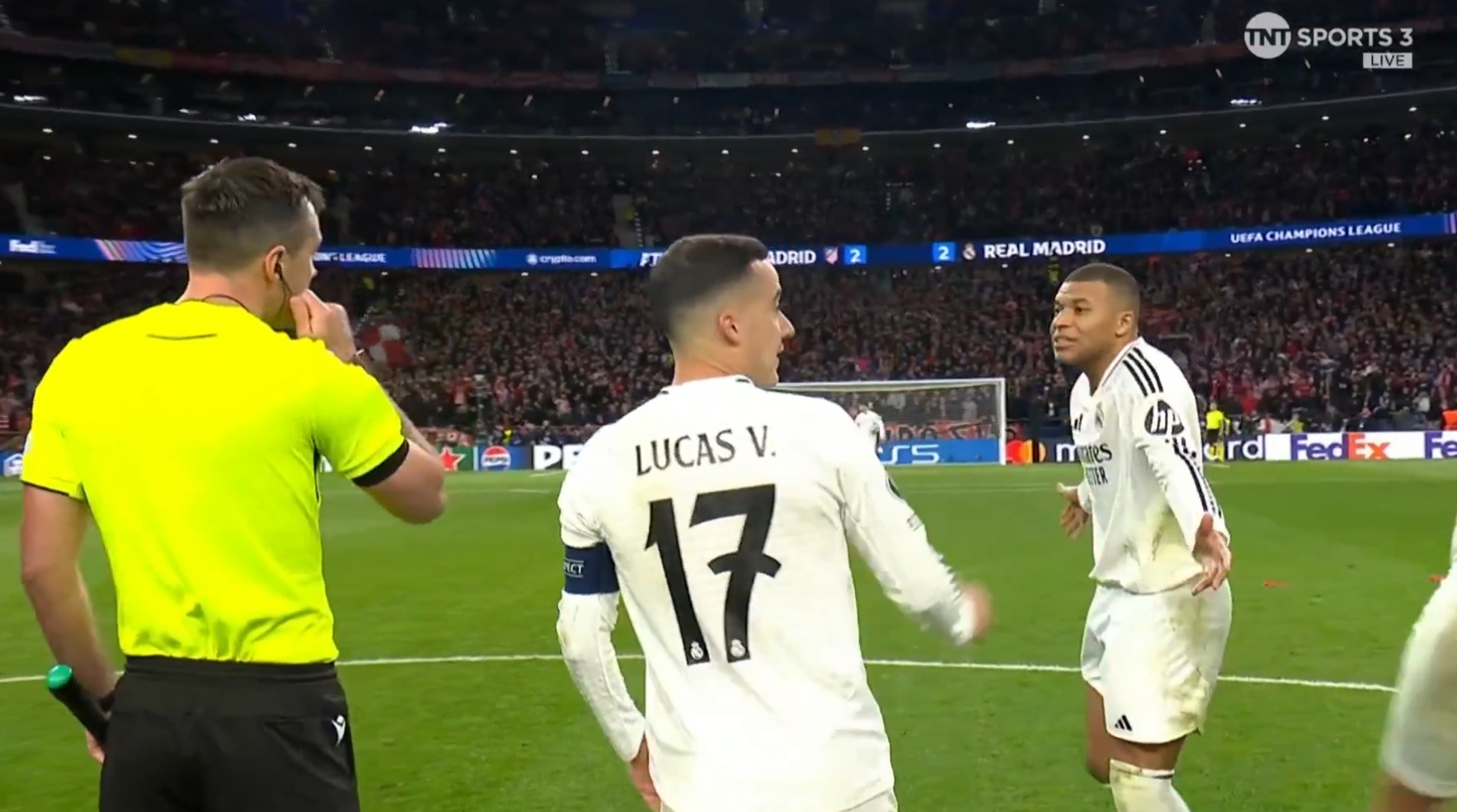 Mbappe od razu ruszył do sędziów. Jako pierwszy dostrzegł błąd Alvareza [WIDEO]