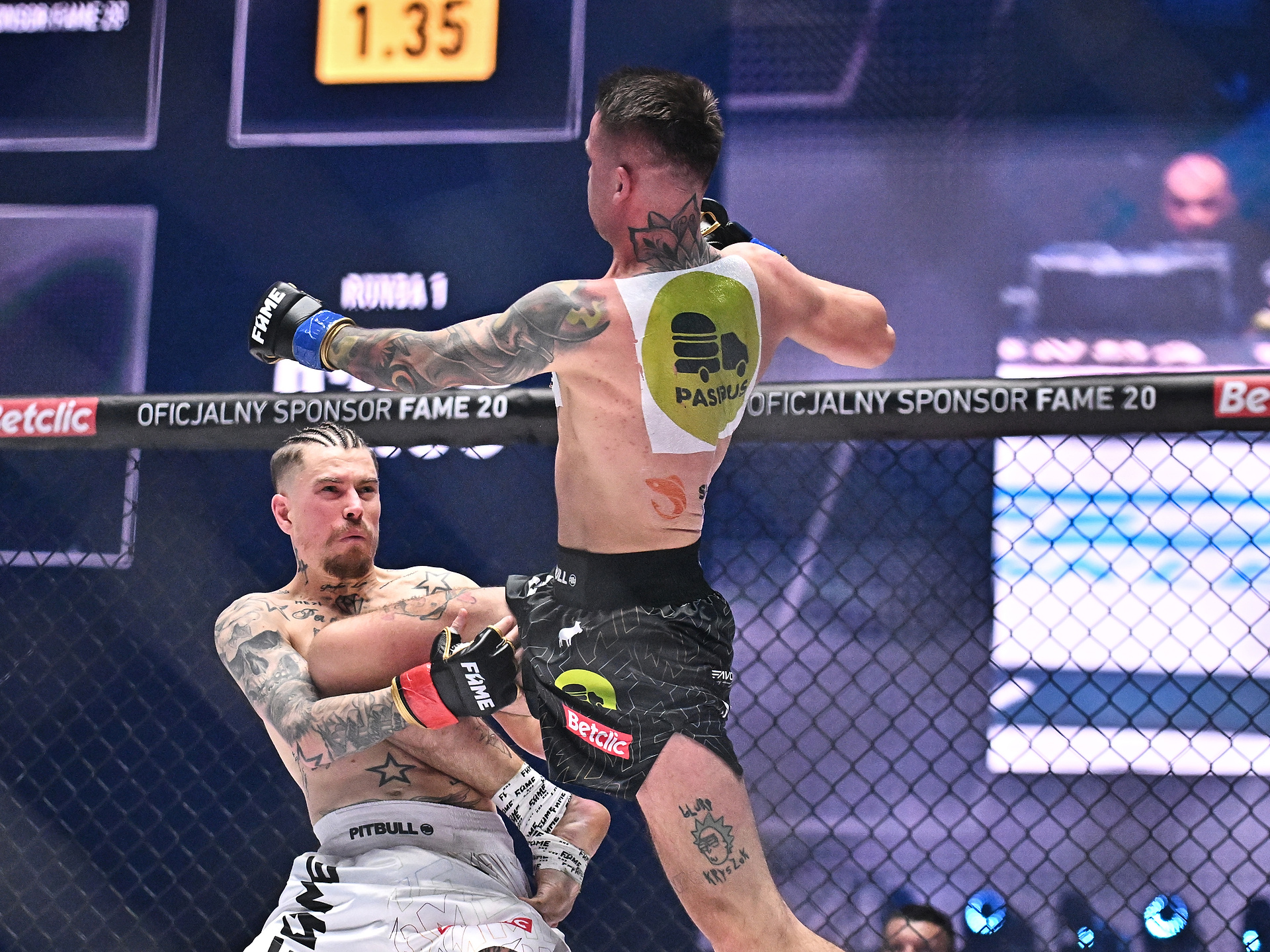 Pogromca Koseckiego wystąpi na Fame MMA 25. Wiadomo, z kim zawalczy