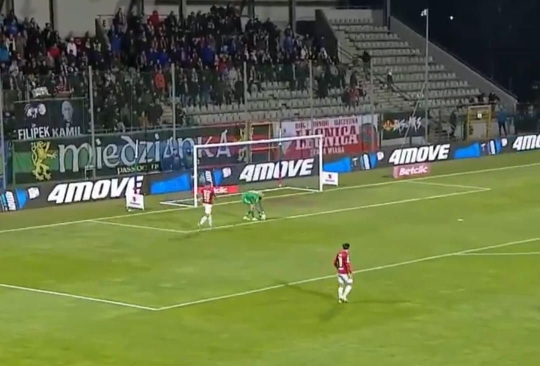Kuriozalna decyzja arbitra na niekorzyść Wisły. To się w głowie nie mieści [WIDEO]