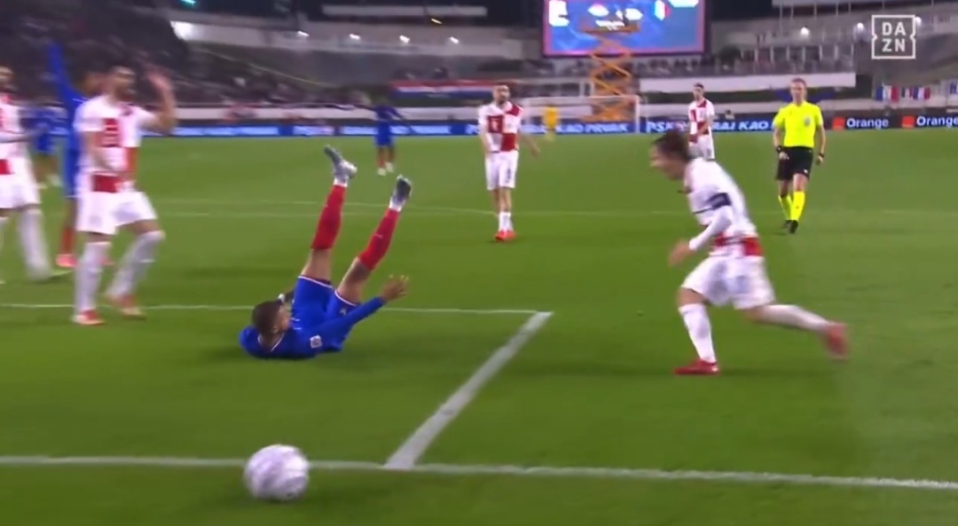 Modrić ruszył na Mbappe. Lekcja od legendy [WIDEO]