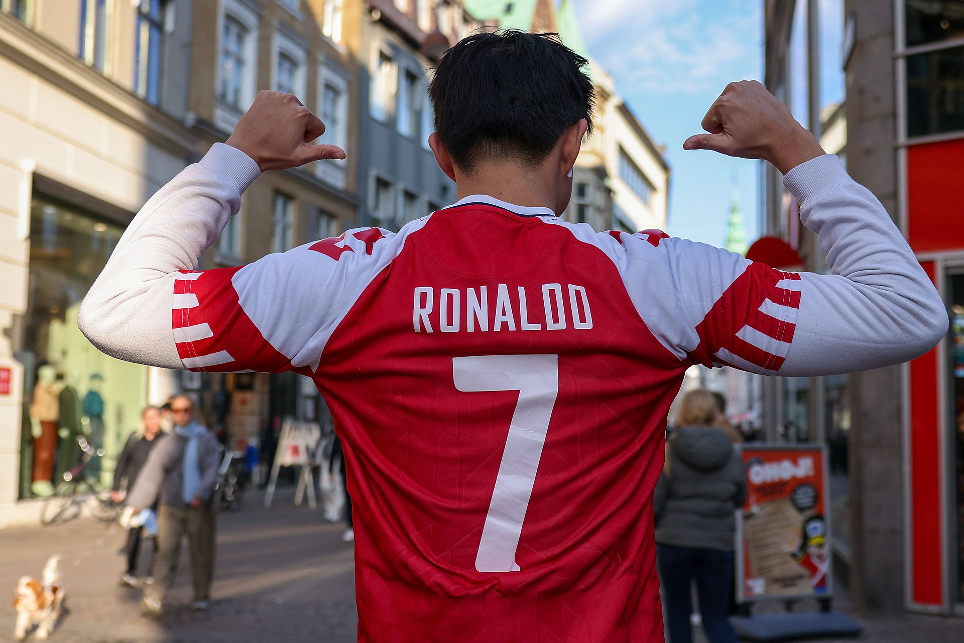 Ruszyli do wyrzucania fanów ze stadionu. Wszystko przez... Ronaldo