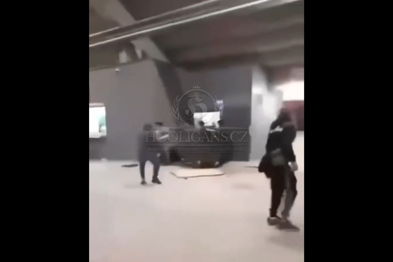 Fani zdemolowali polski stadion. W dzień jego otwarcia [WIDEO]