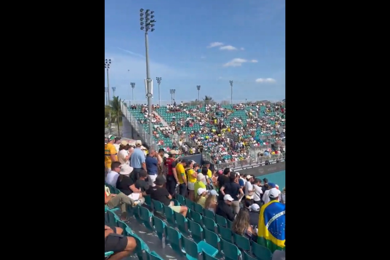 Niewiarygodne obrazki w Miami. Fani przerwali mecz [WIDEO]