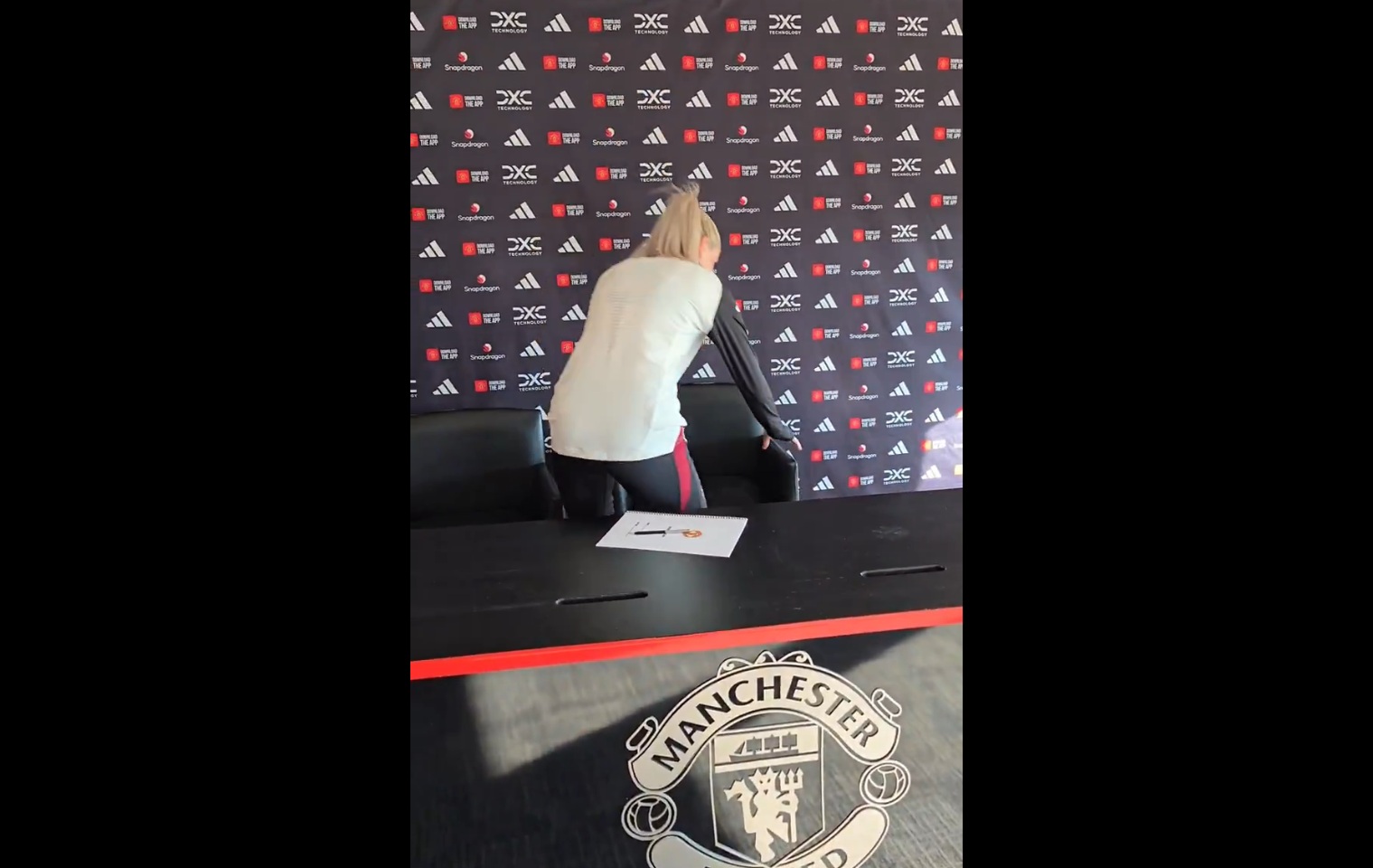 Tak United ogłosili przedłużenie umowy. Ubaw po pachy [WIDEO]