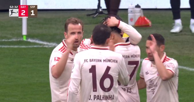 Polak nie zatrzymał Bayernu! Bawarczycy coraz bliżej mistrzostwa [WIDEO]