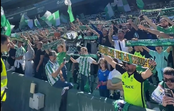 Sceny przed meczem rywala Jagiellonii. Przyszły tłumy [WIDEO] 