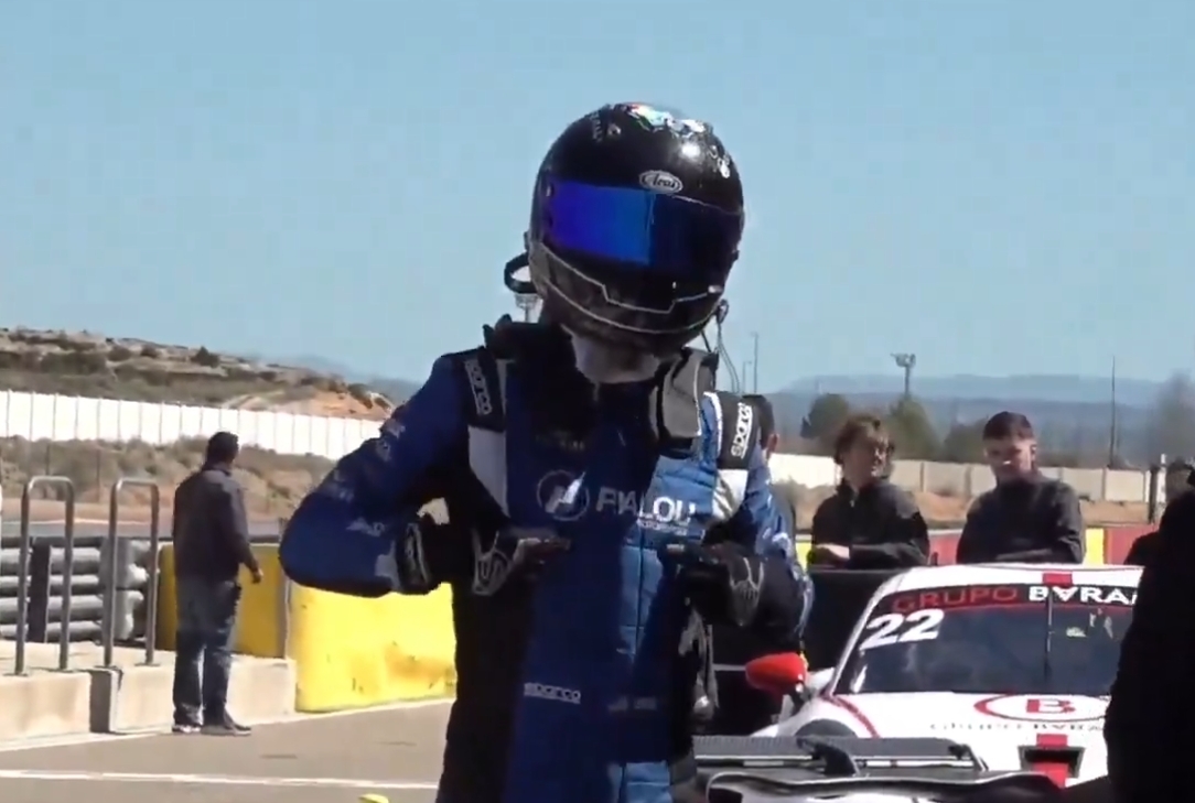 Polak mistrzem serii wyścigowej. Rośnie następca Kubicy [WIDEO]