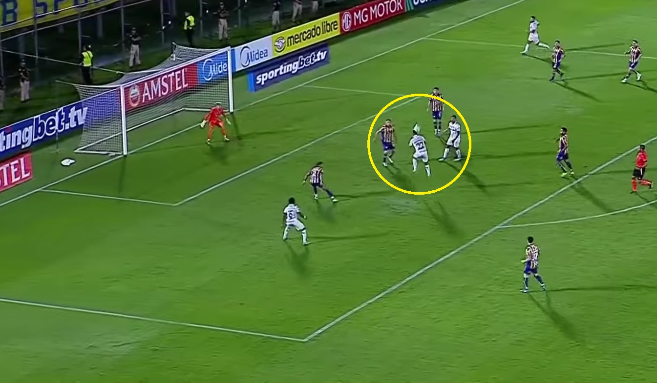 Nie wyszło mu w FC Barcelonie, szaleje poza Europą. Świetna forma [WIDEO]