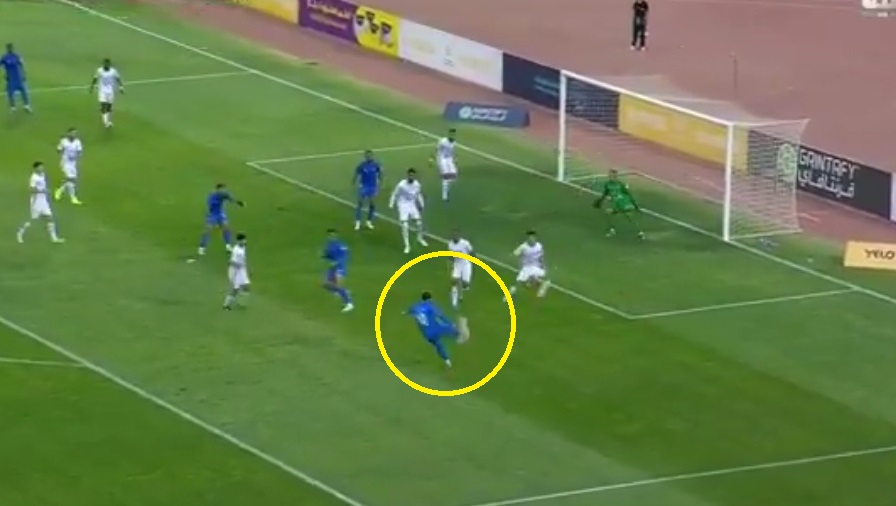 Zachwycał w Premier League, dziś przypomina o sobie jako rekordzista. Przepiękny wolej [WIDEO]