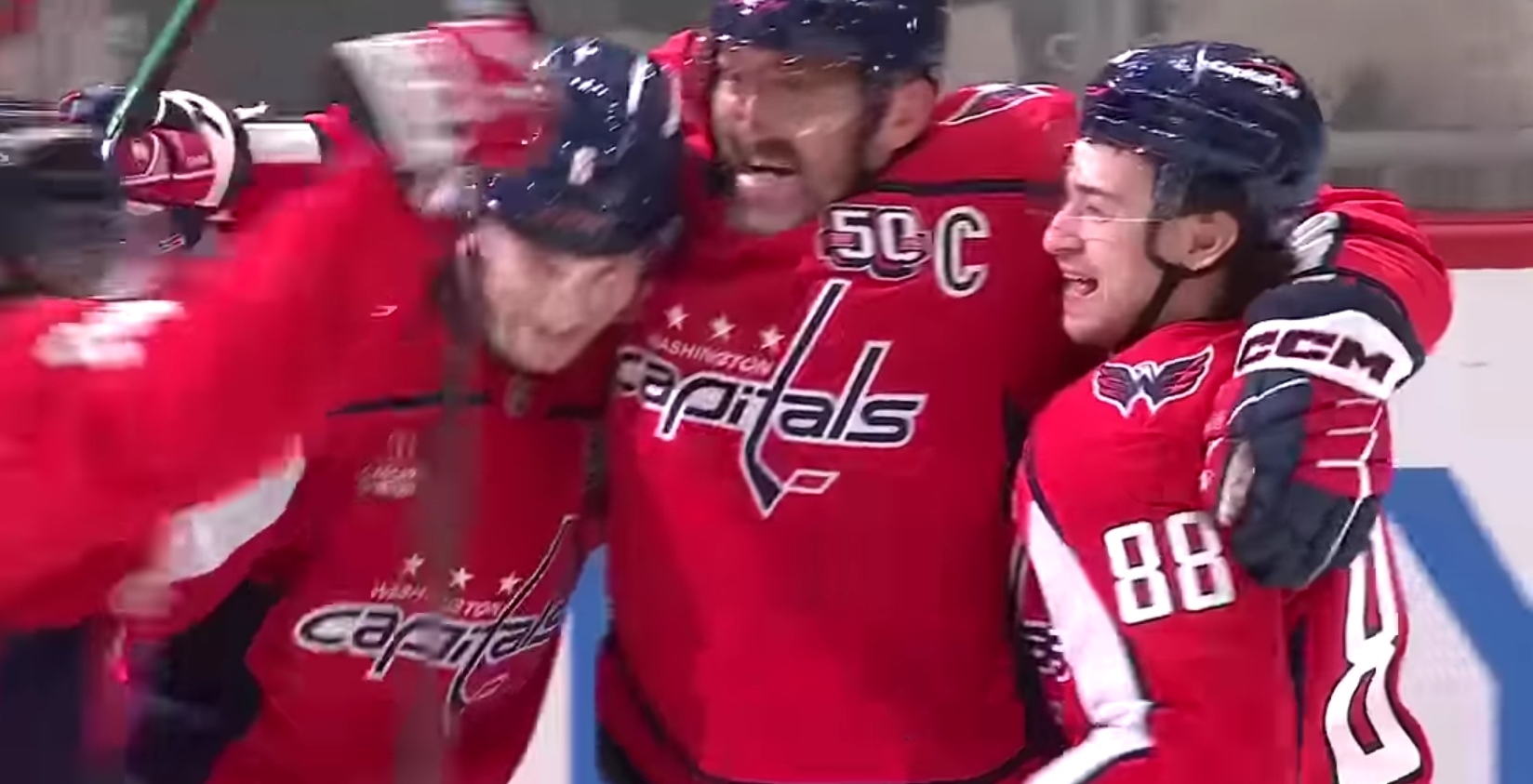 Rekord wszech czasów wyrównany! Historia pisze się w NHL [WIDEO]