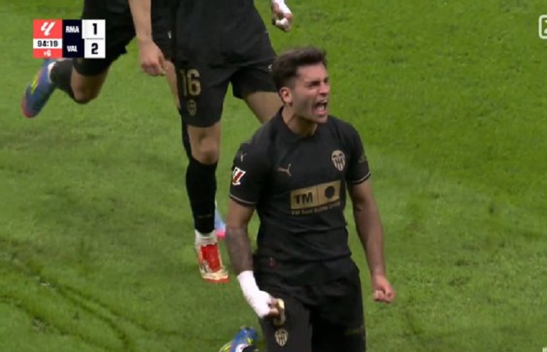 Real Madryt pokonany! Gigantyczne potknięcie "Królewskich" [WIDEO]