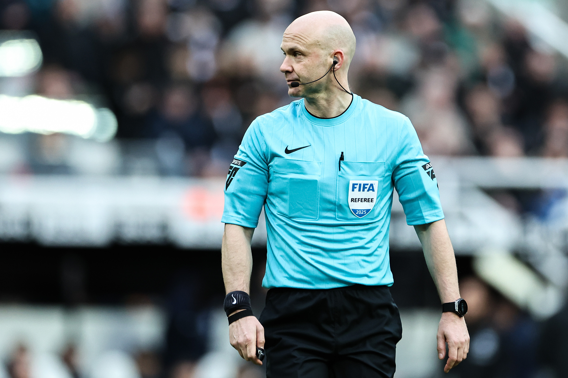 Aż trzy czerwone kartki w derbach. Zaiskrzyło w Premier League