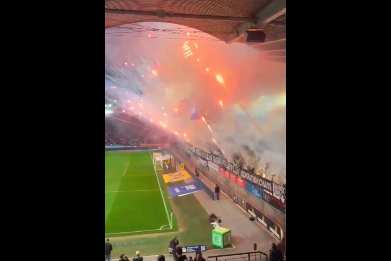 Niesamowita oprawa. Zakończyli mecz z hukiem [WIDEO]