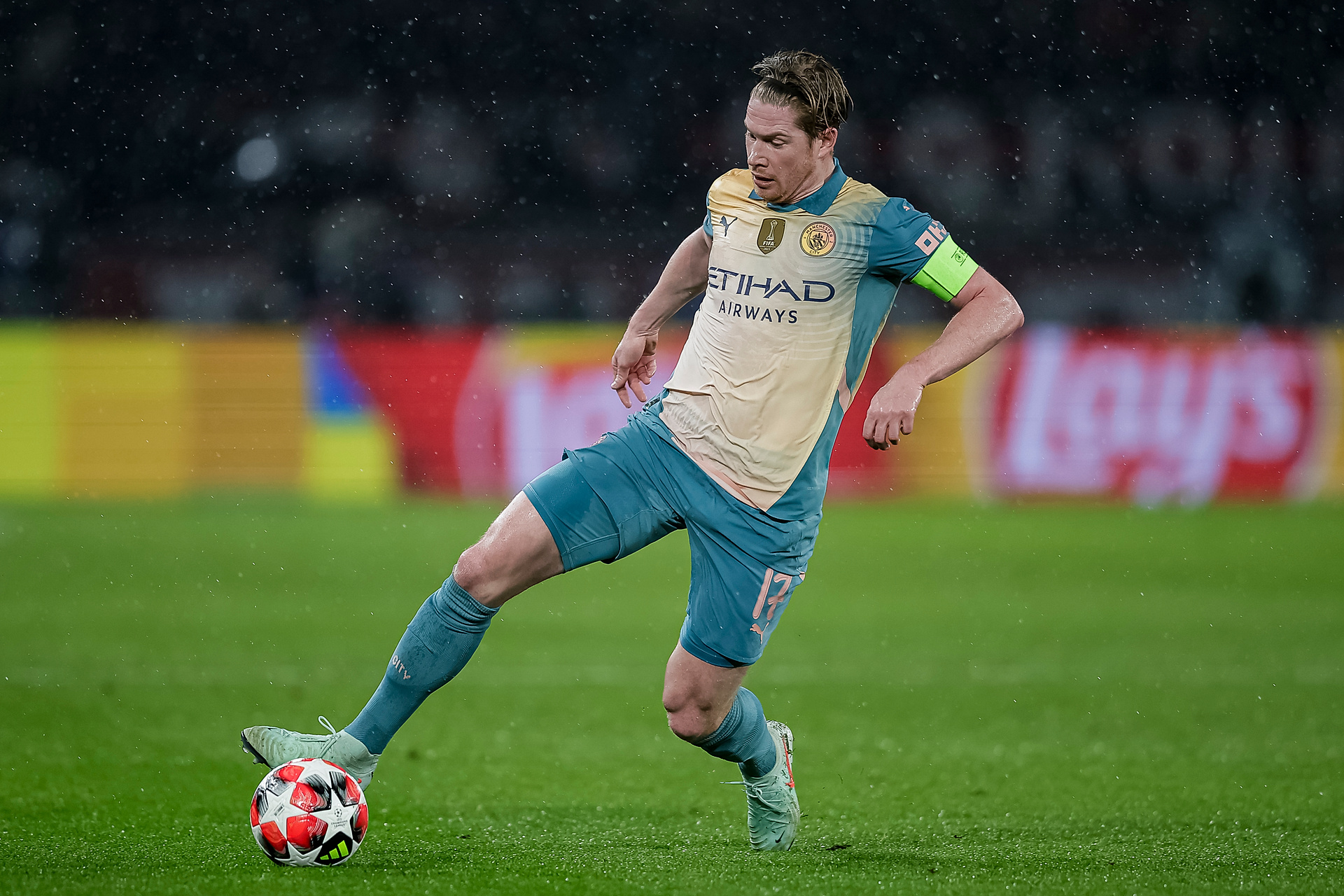 De Bruyne może dołączyć do legend. Wiadomo, kto chce mu złożyć ofertę