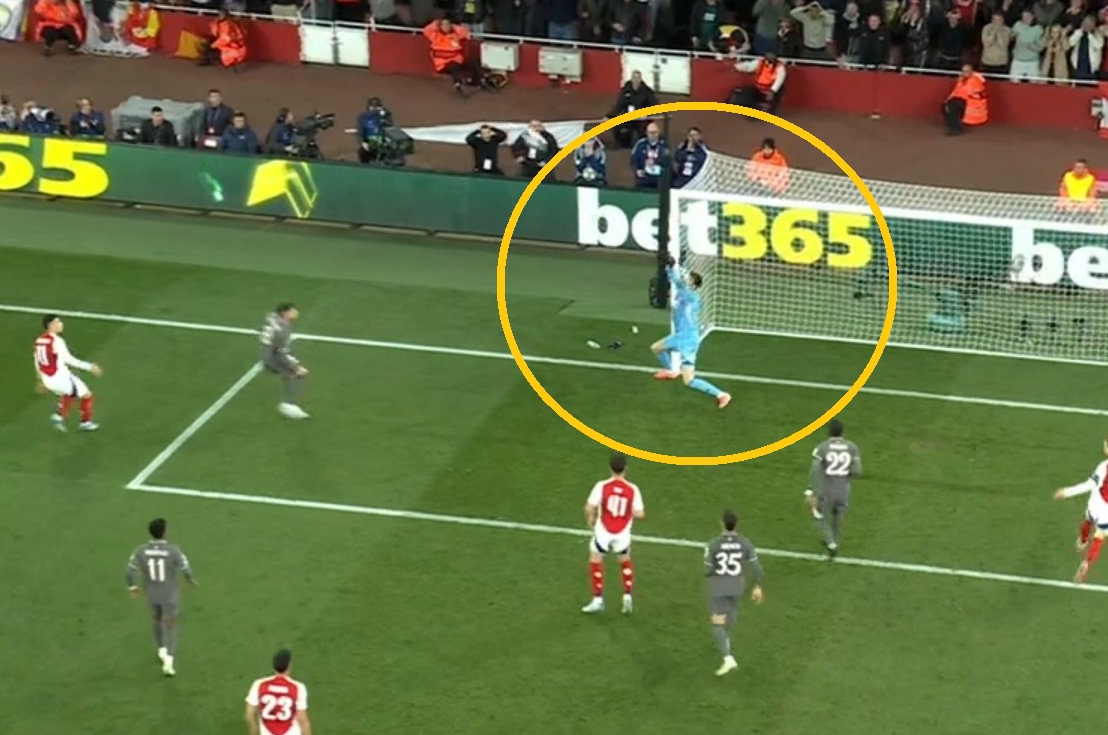 Courtois niczym ośmiornica. Kapitalne interwencje z Arsenalem [WIDEO]