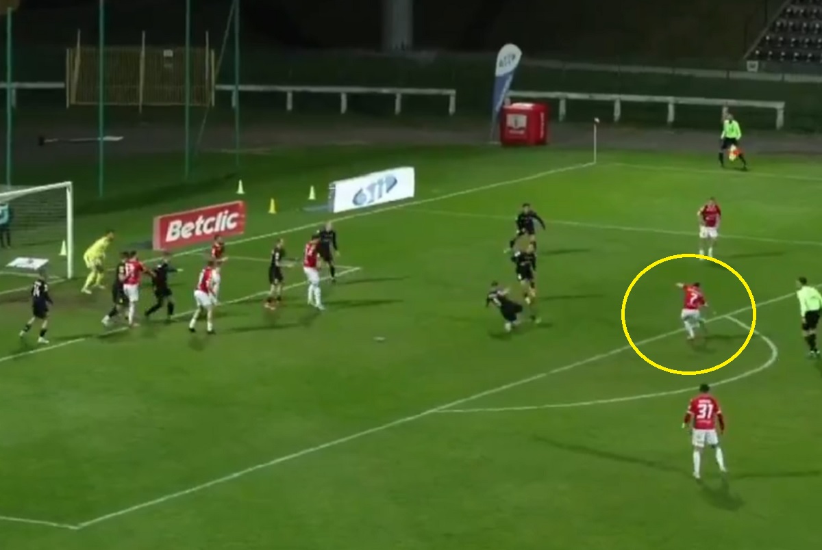 Piłkarski cyrk w Betclic 1 Lidze. Chciał wykopać piłkę w kosmos [WIDEO]