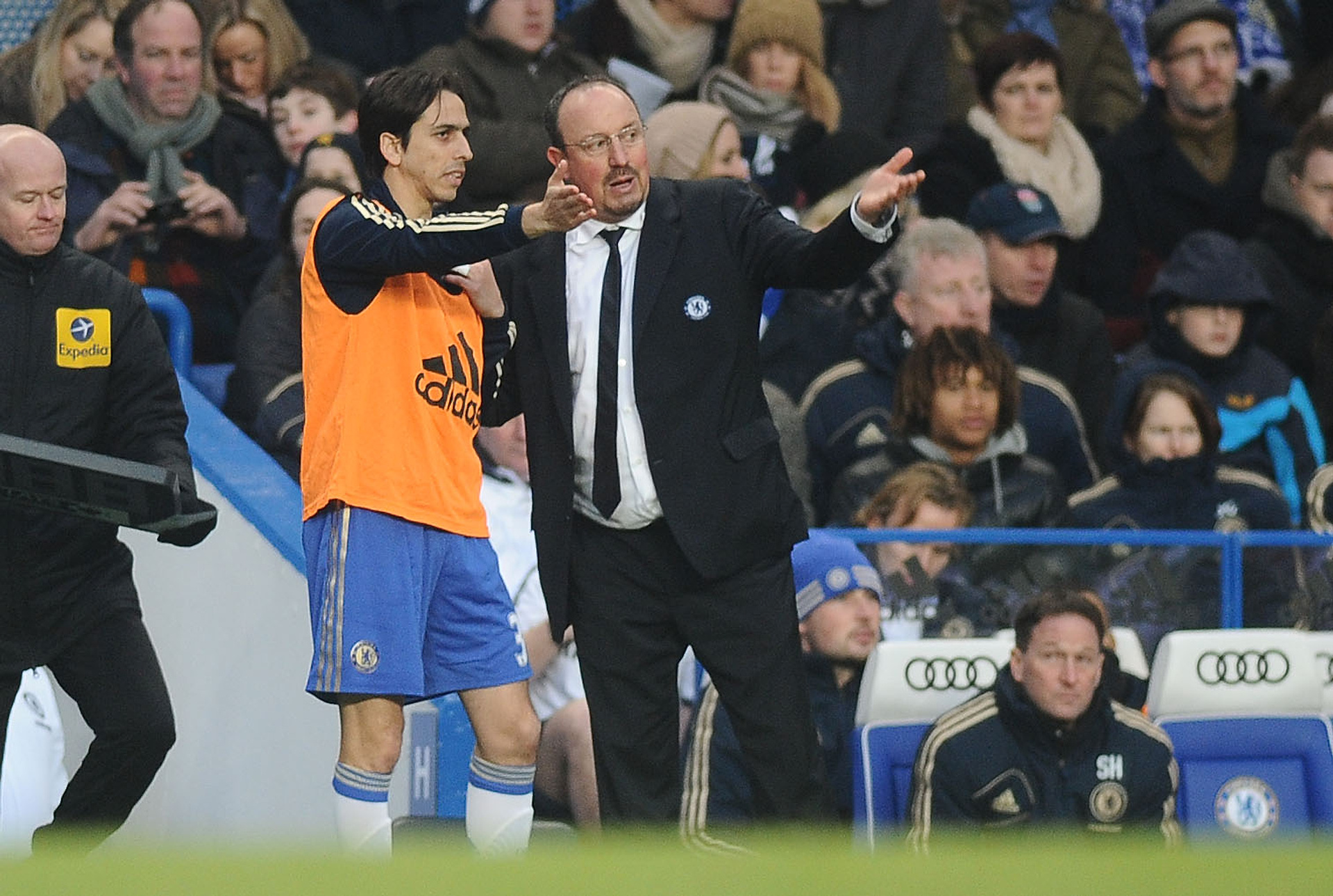 Atak na dom byłego gracza Liverpoolu. Przed jego drzwiami wybuchł granat