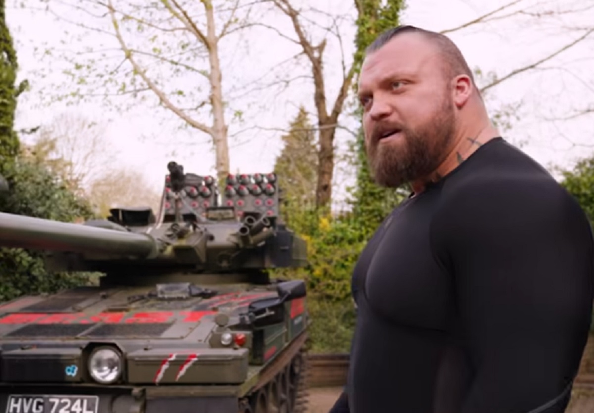 Nietypowe cacko rywala "Pudziana". "Odbieram nim syna ze szkoły"
