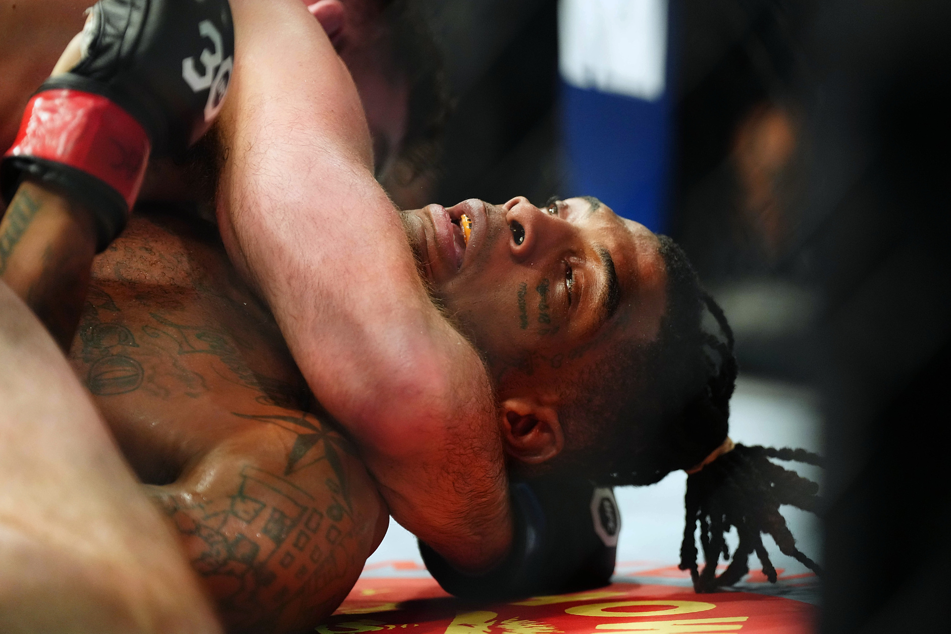 Pojawił się na UFC 314 mimo raka mózgu. Jego zawodnik przegrał z Polakiem
