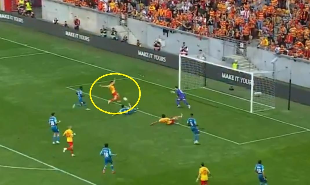 Ależ akcja Jagiellonii! Mistrzowie Polski o włos od gola z Betisem [WIDEO]