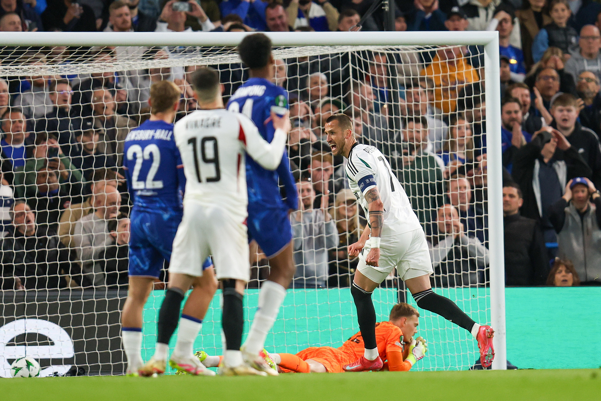 Strzelił gola Chelsea i zapowiedział odejście z Legii! "Klub, który tak kocham..."