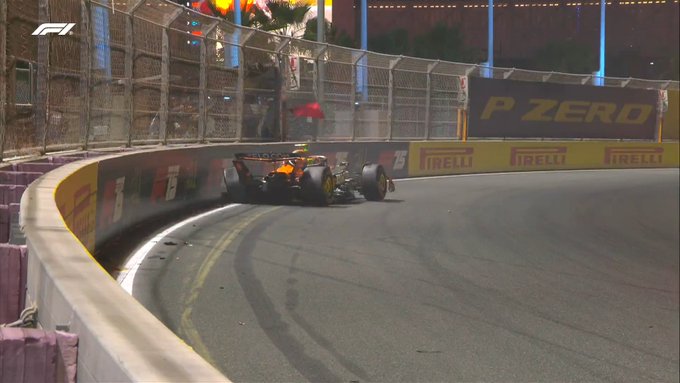 Wypadek Norrisa, triumf Verstappena. Niesamowite kwalifikacje do GP w Dżeddzie [WIDEO]