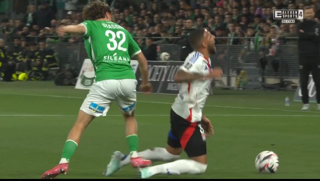 Skandal w Ligue 1. Sędzia wybaczył "bandyterkę" [WIDEO]