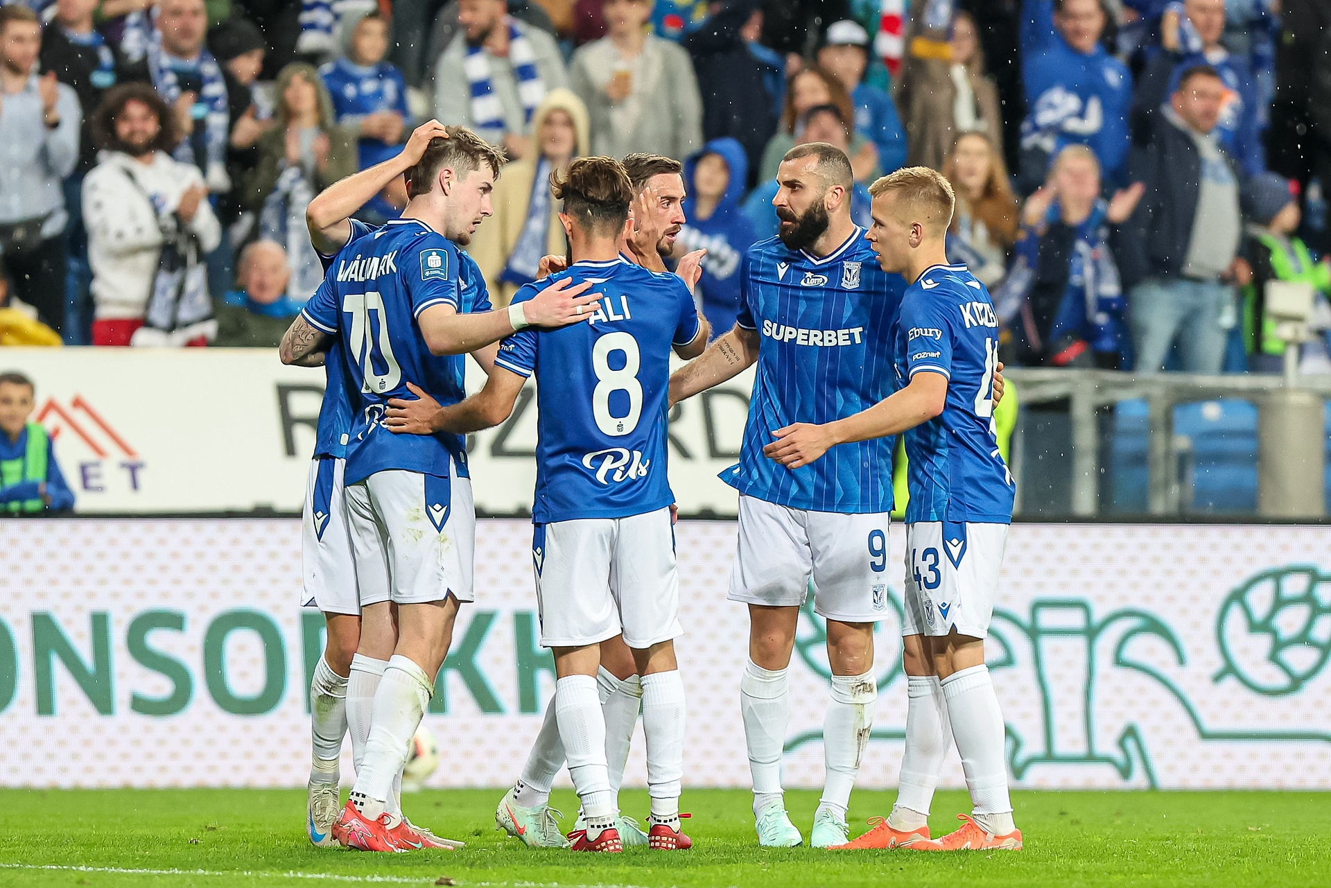 Lech dogonił Raków! Piękny gol Sousy dał cenne zwycięstwo [WIDEO]