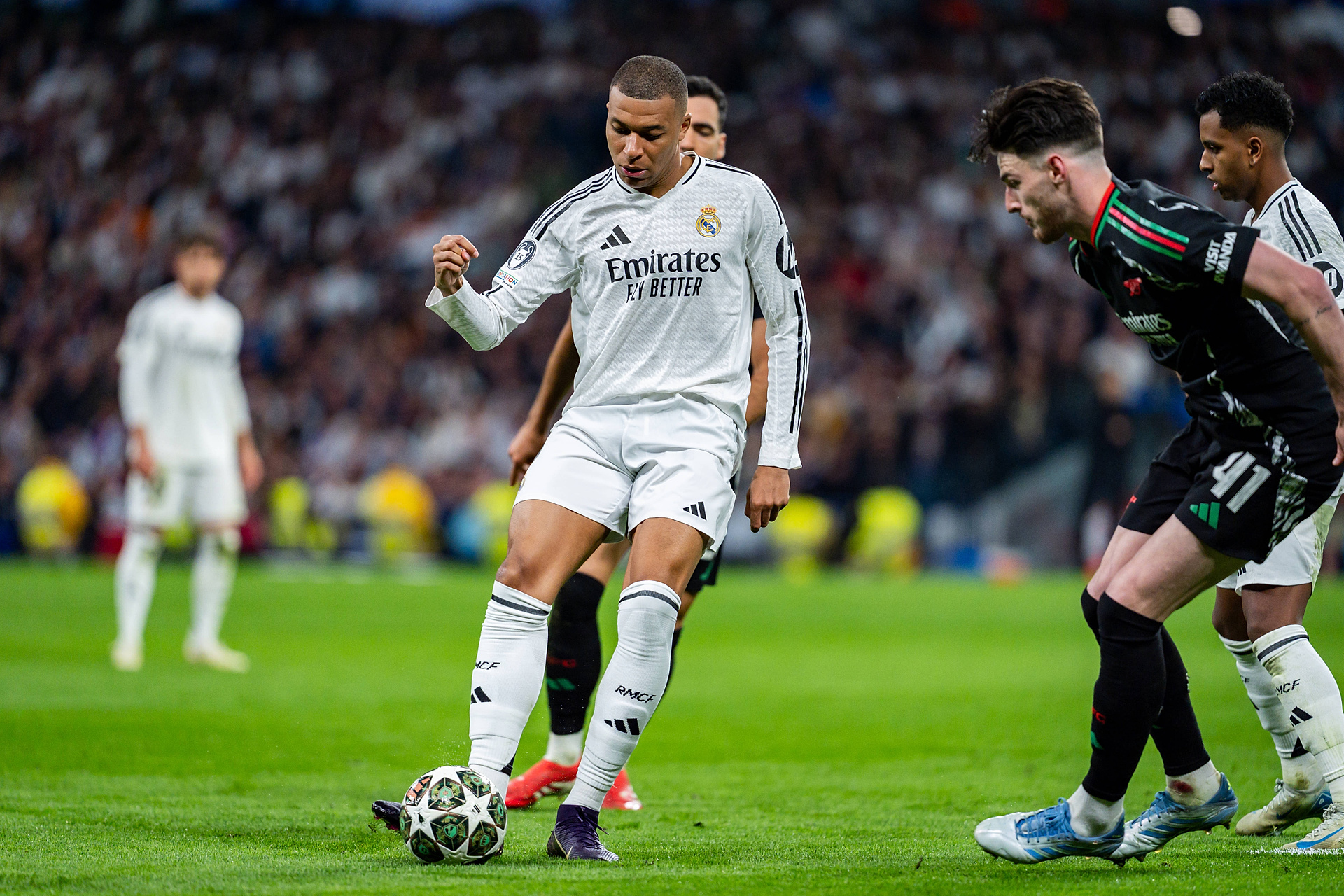 Mbappe na ławce przeciwko Barcelonie?! Ancelotti może zaskoczyć