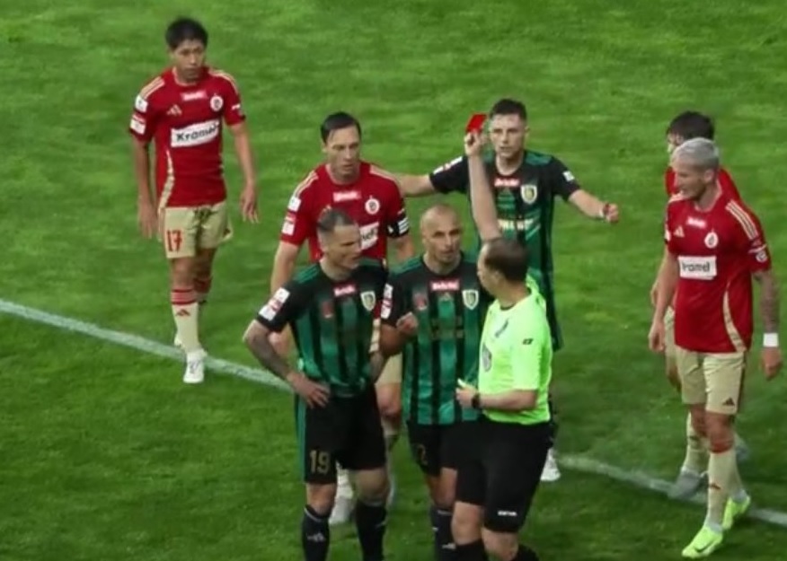 Takie rzeczy tylko w I lidze. Prosił o kartkę dla rywala, a tu zonk