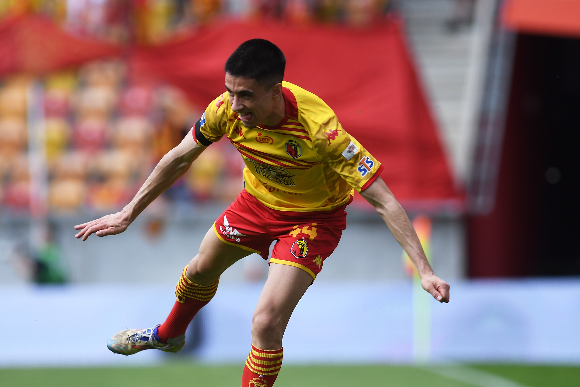 Jagiellonia i Raków walczą o jednego zawodnika. Włosi zacierają ręce