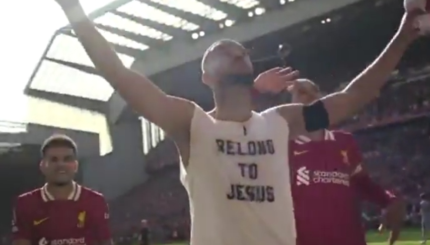Zrobił cieszynkę "dla Jezusa", może mieć kłopoty. Wiadomo, co grozi gwiazdorowi Liverpoolu