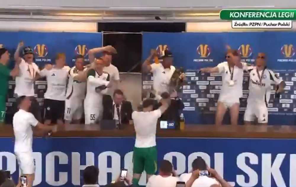 Szaleństwo! Piłkarze Legii wtargnęli na konferencję Feio [WIDEO]