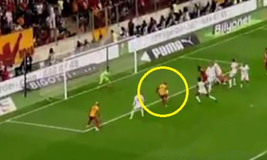 Osimhen ucieka Piątkowi. Mógł być hat-trick [WIDEO]