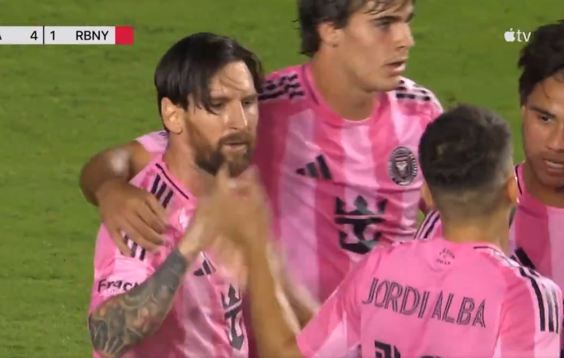 Messi wtargnął w pole karne i odpalił armatę. Co za pocisk! [WIDEO]