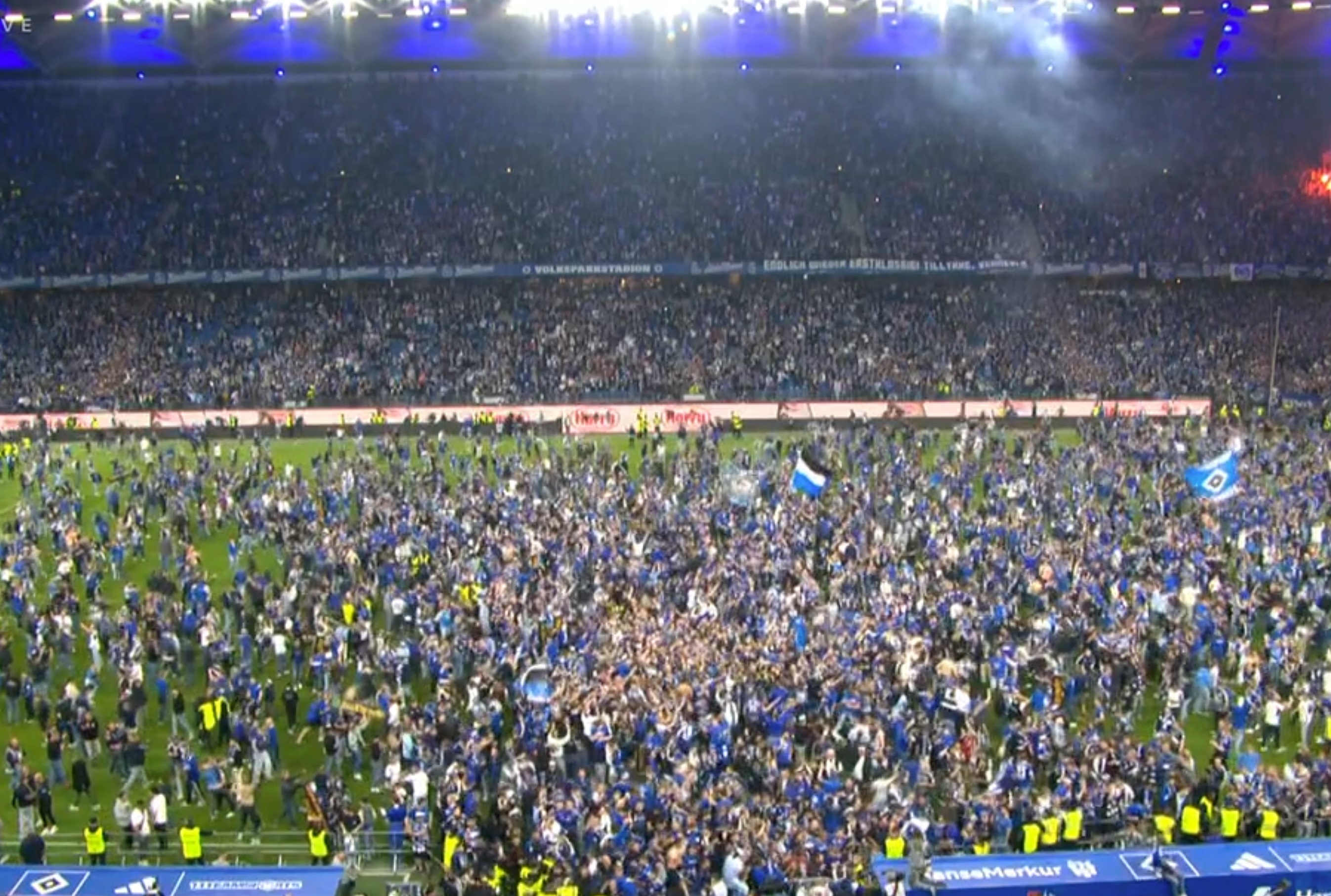 Koniec banicji! Legendarny klub wraca do Bundesligi [WIDEO]