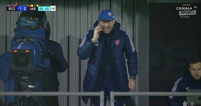 Wściekły Papszun. Nagle chwycił za telefon [WIDEO]