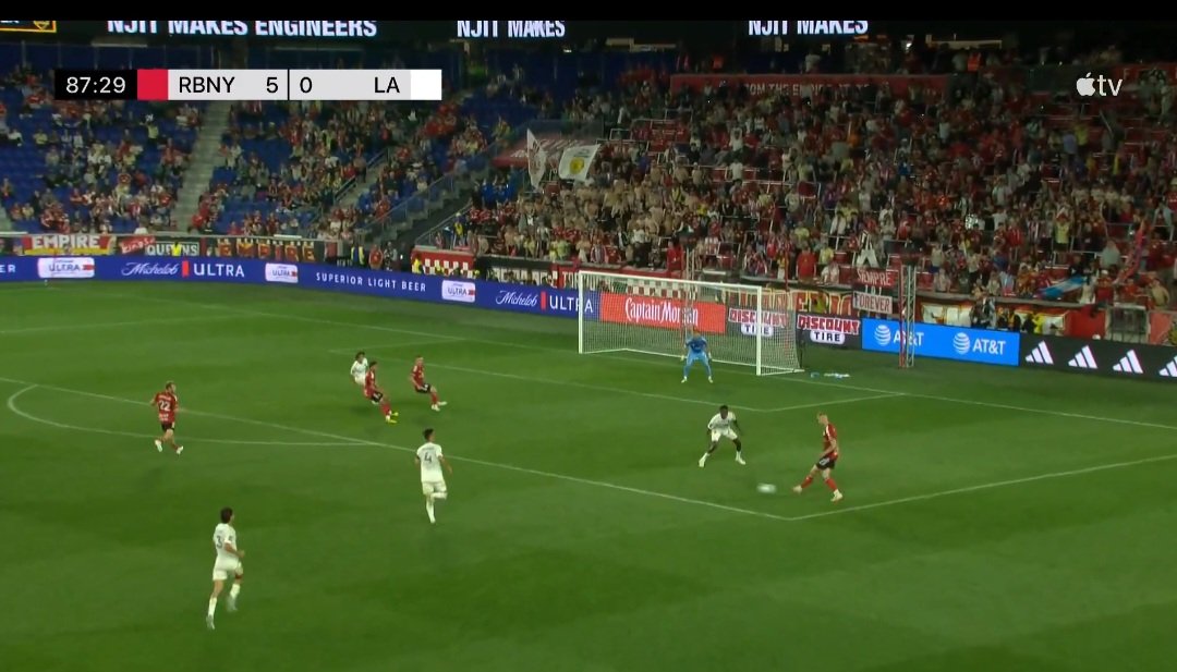 7:0! Polak zmienił znanego napastnika i od razu błysnął [WIDEO]