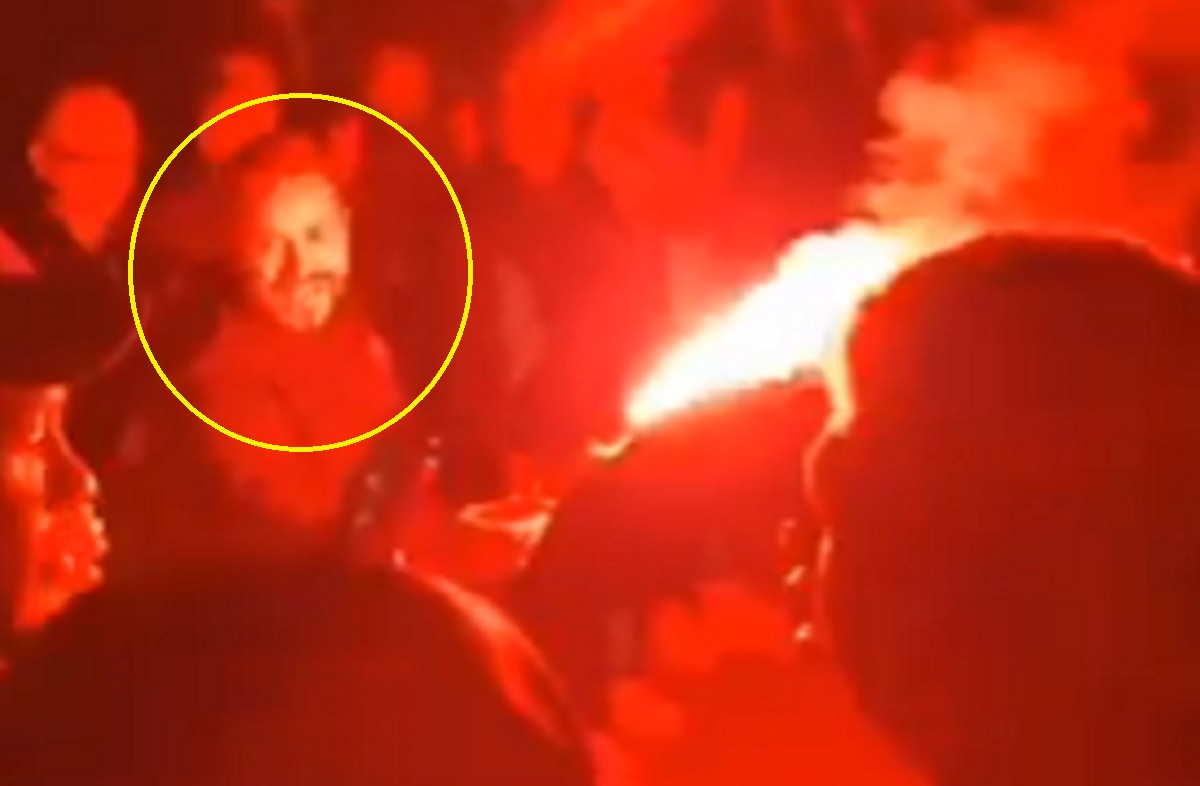 Była 4:00 rano. Znany trener przyłapany na ulicy z racą w ręku [ZDJĘCIE]
